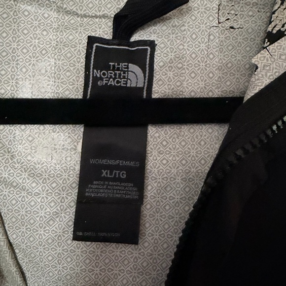 The North Face Women’s Black Raincoat - Picture 3 of 7